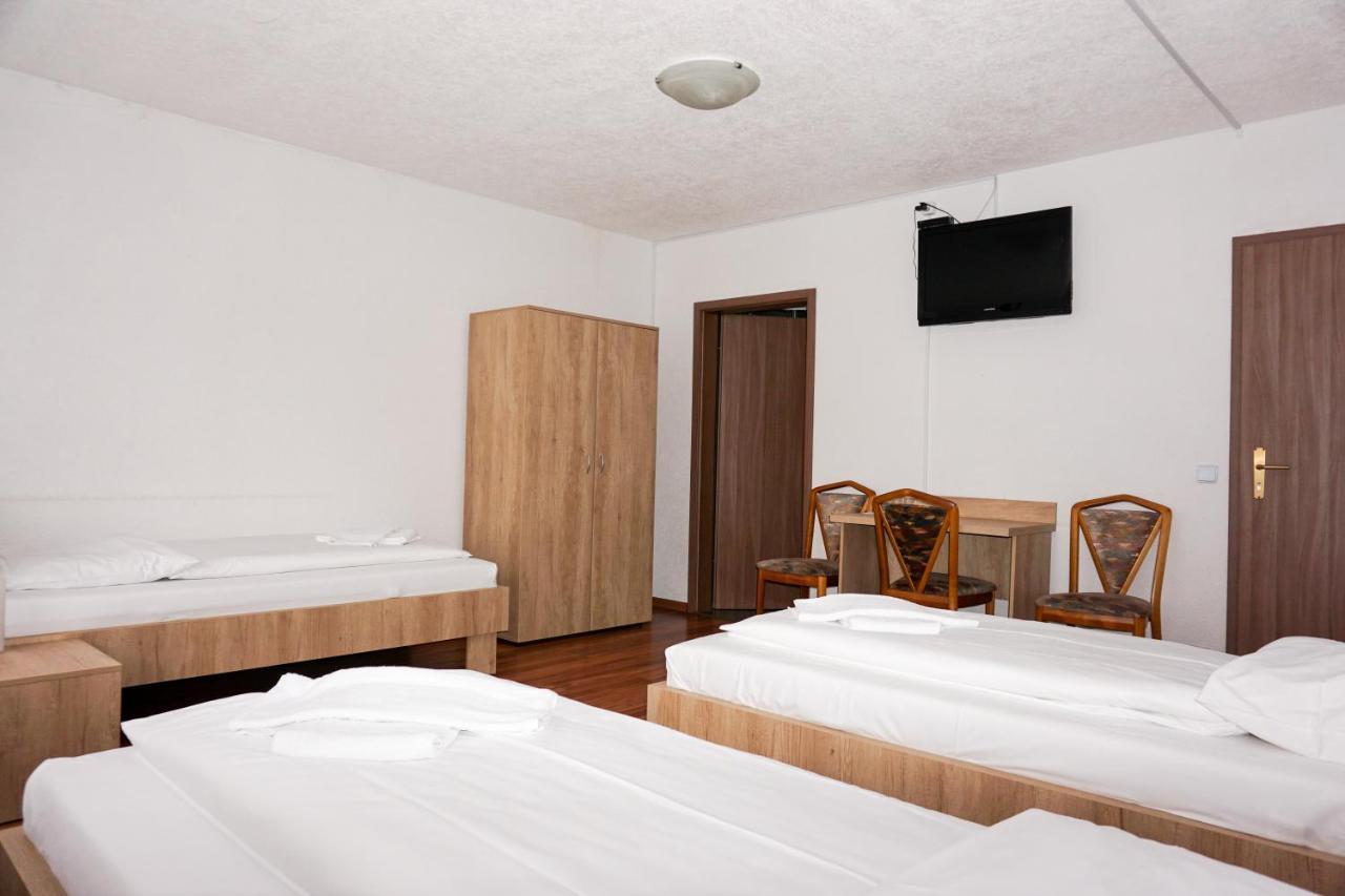 Hotel Kreuz Schwäbisch Gmünd Dış mekan fotoğraf