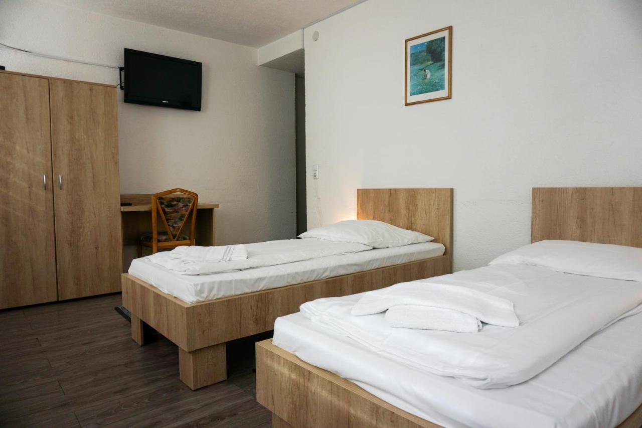 Hotel Kreuz Schwäbisch Gmünd Dış mekan fotoğraf