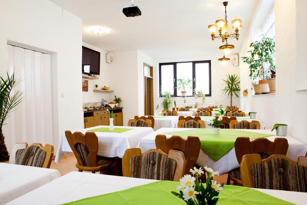 Hotel Kreuz Schwäbisch Gmünd Dış mekan fotoğraf